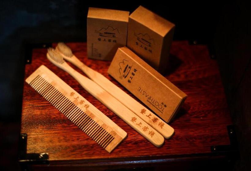 Deluxe Room, Ridge Inn