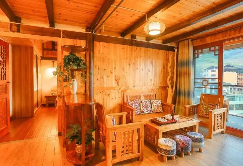Perhesviitti, Ridge Inn