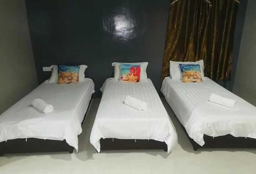 スーペリアトリプルルーム, Riverbank Dungun Guesthouse & Cafe