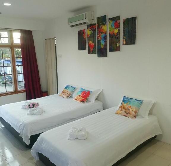 חדר משפחתי נוף לים, Riverbank Dungun Guesthouse & Cafe