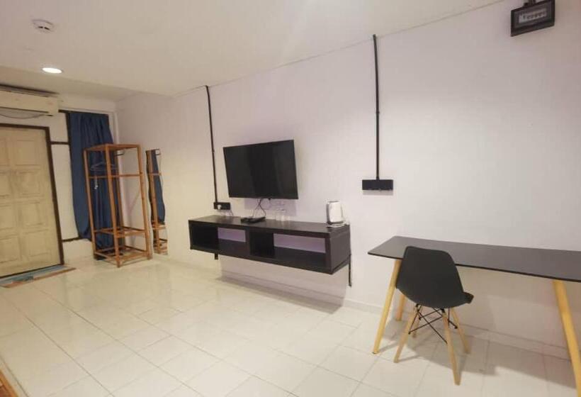 חדר סופריור לארבעה, Riverbank Dungun Guesthouse & Cafe