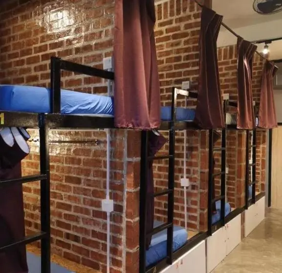 ルームシェアのワンベッド, Riverbank Dungun Guesthouse & Cafe