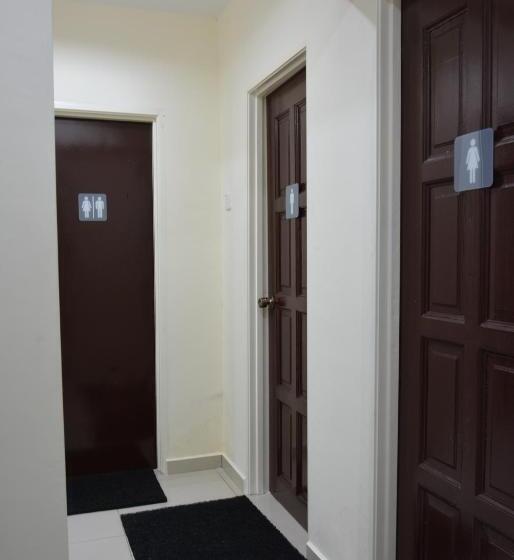 غرفة عائلية حمام مشترك, The Baiti