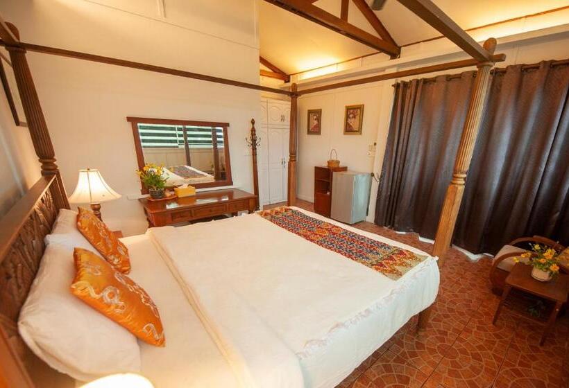 غرفة ديلوكس مزودة بشرفة, Sinurambi Bed & Breakfast   Mills Residence