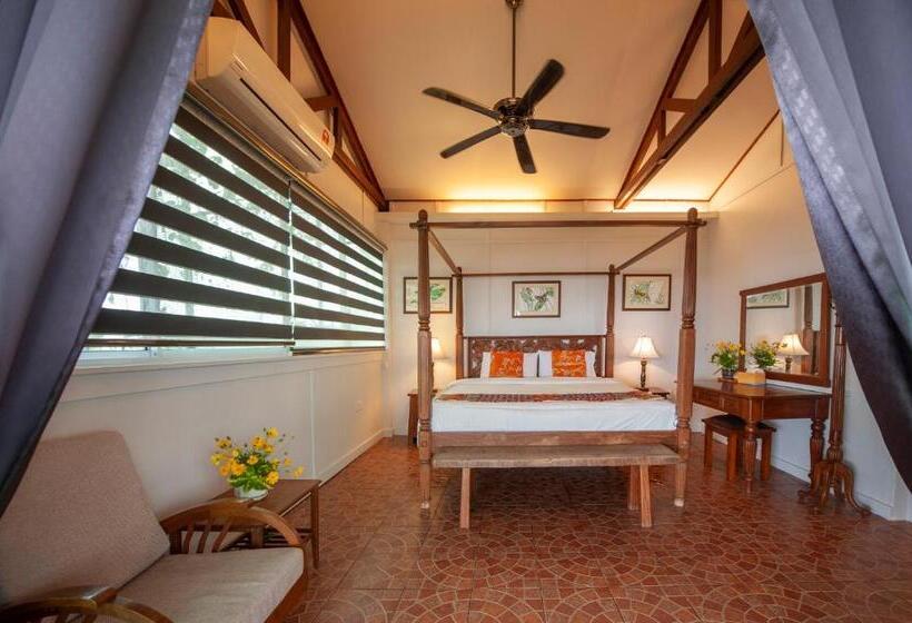 غرفة ديلوكس مزودة بشرفة, Sinurambi Bed & Breakfast   Mills Residence