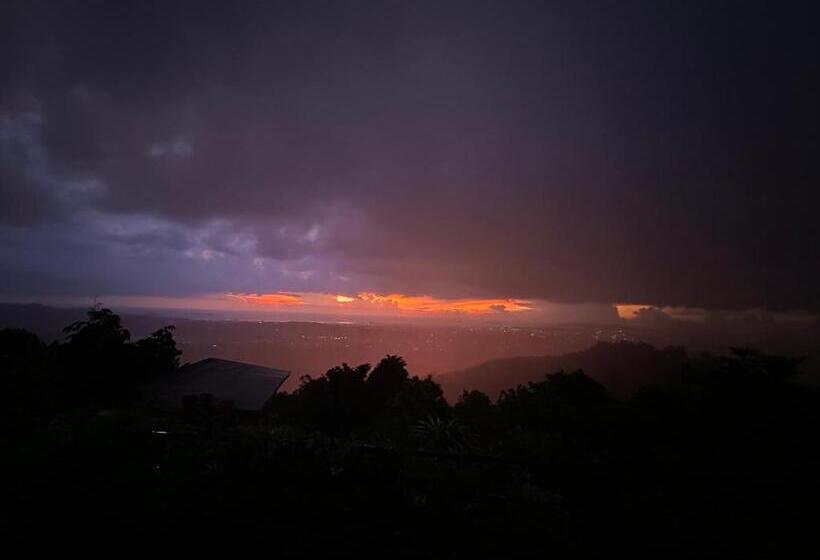 غرفة قياسية رباعية, Sinurambi Bed & Breakfast   Mills Residence