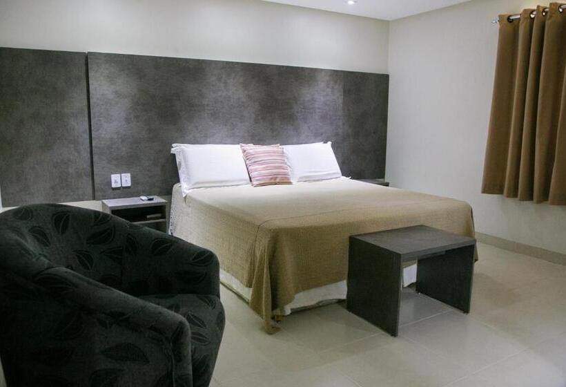 חדר אקזקיוטיב, Rancho Verde