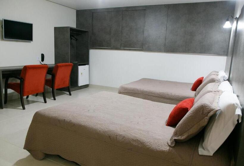 חדר סופריור לארבעה, Rancho Verde