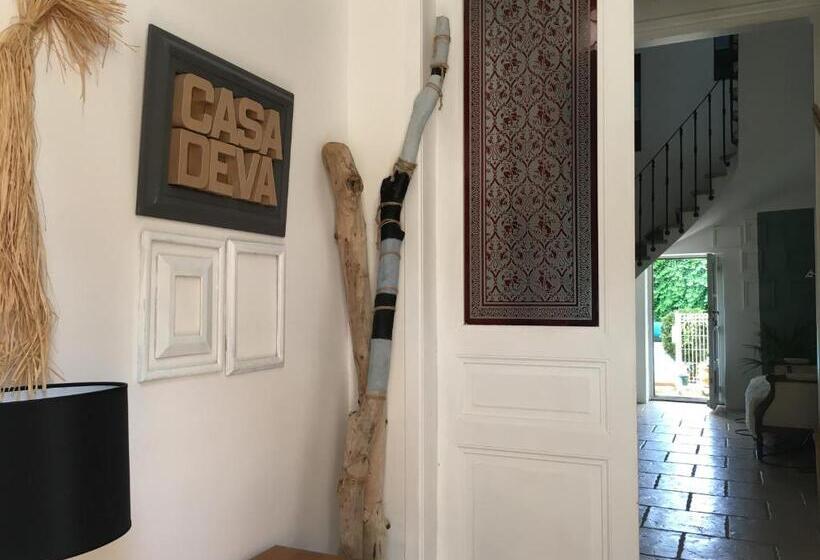 غرفة قياسية, La Casa Deva   Maison D Artistes