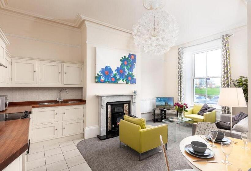 海の見える２ベッドルームアパートメント, Royal Discovery