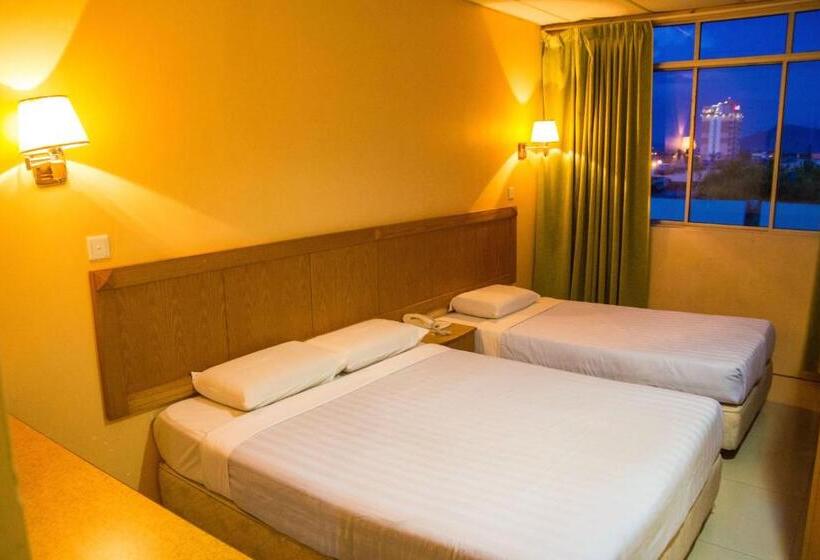 Quarto Triplo Standart, Istana Monaco