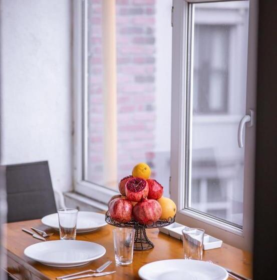 バルコニー付き１ベッドルームアパートメント, Ongalata