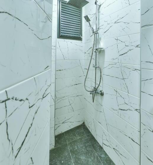 １ベッドルームアパートメント, Ongalata