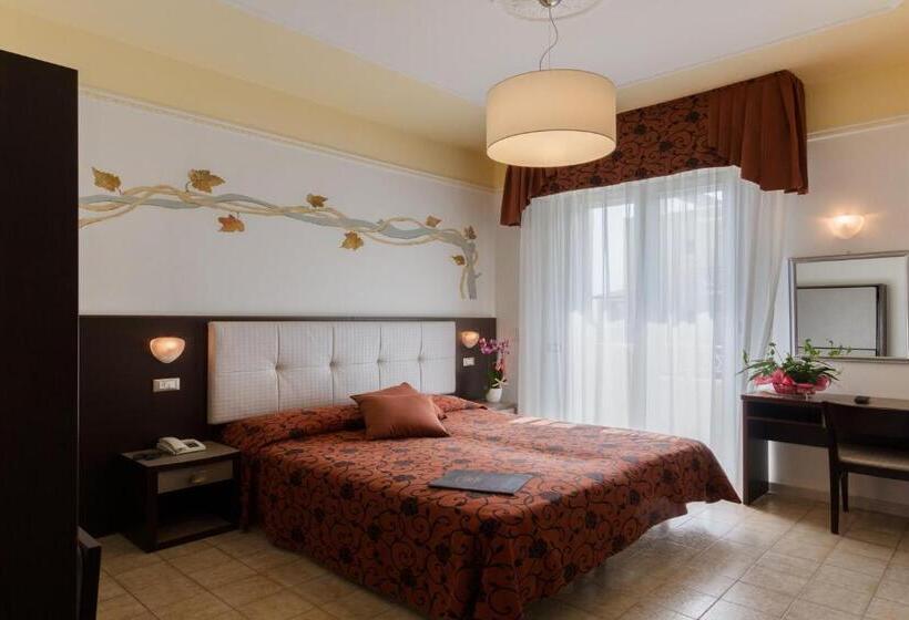 غرفة قياسية, Rosa Maria Elite