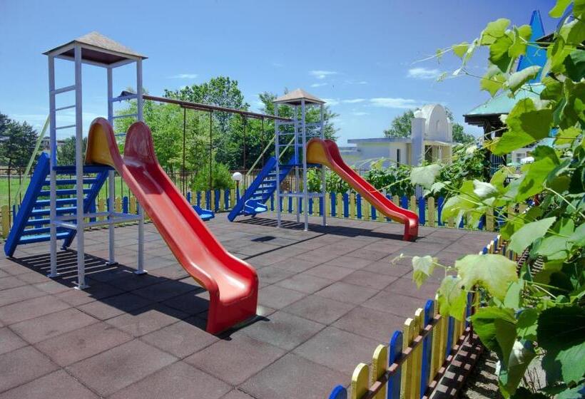 家庭间侧面带海景, Stefanov 2