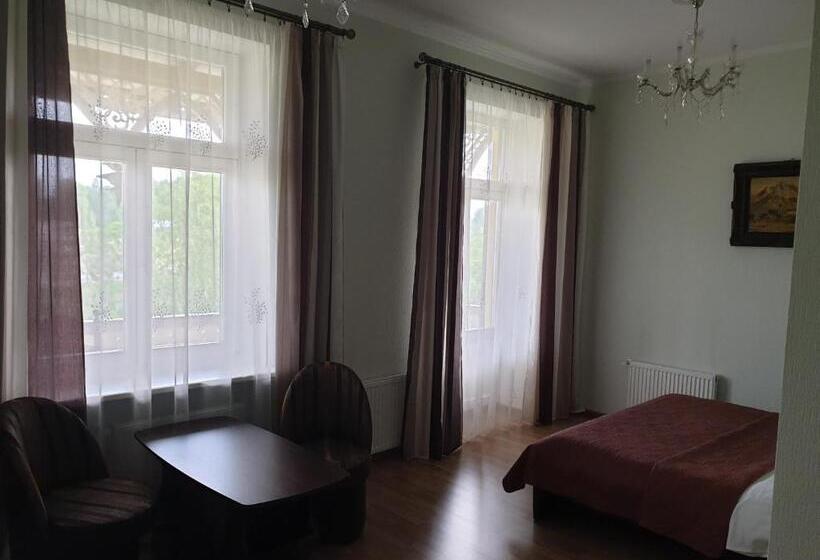 اتاق استاندارد, Viona