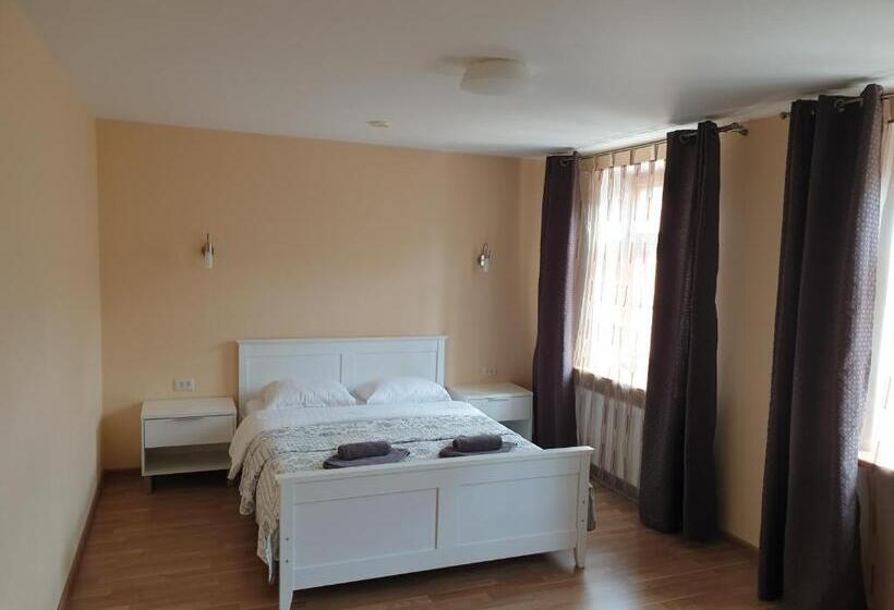 اتاق استاندارد, Viona