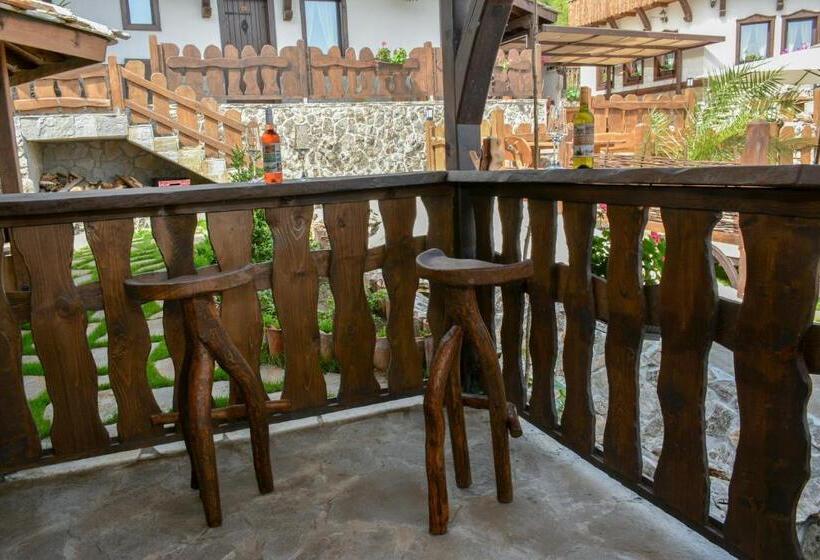 منزل غرفتين نوم, Complex Starite Kashti