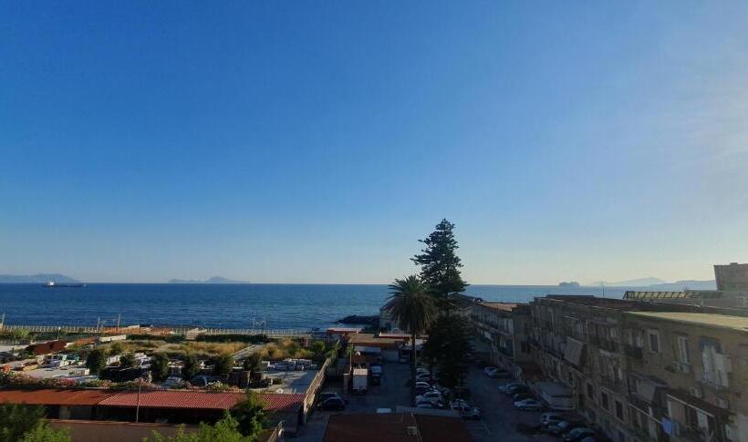 Четырехместный Номер Стандарт Вид на Море, Villa Quaranta