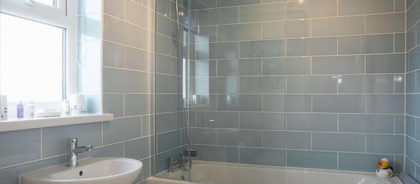 침실 4개 주택, Celtic Haven