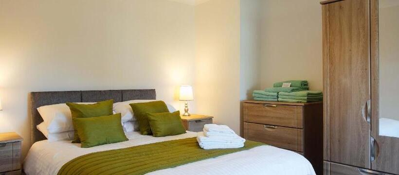 침실 4개 주택, Celtic Haven