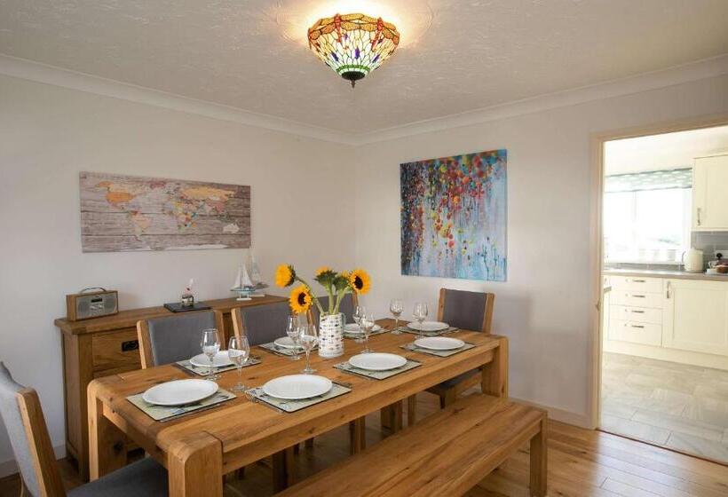 침실 4개 주택, Celtic Haven