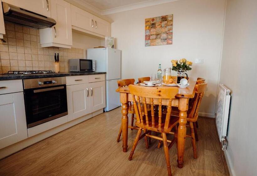 침실 2개 주택, Celtic Haven