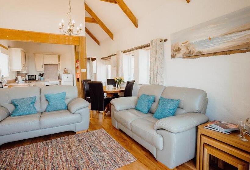 침실 2개 주택, Celtic Haven