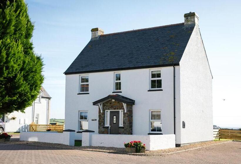 침실 4개 주택, Celtic Haven