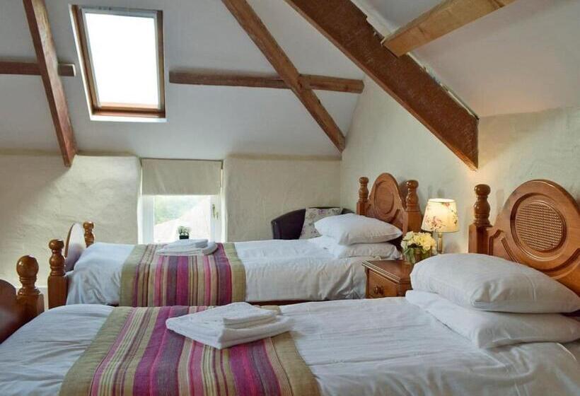 침실 4개 주택, Celtic Haven