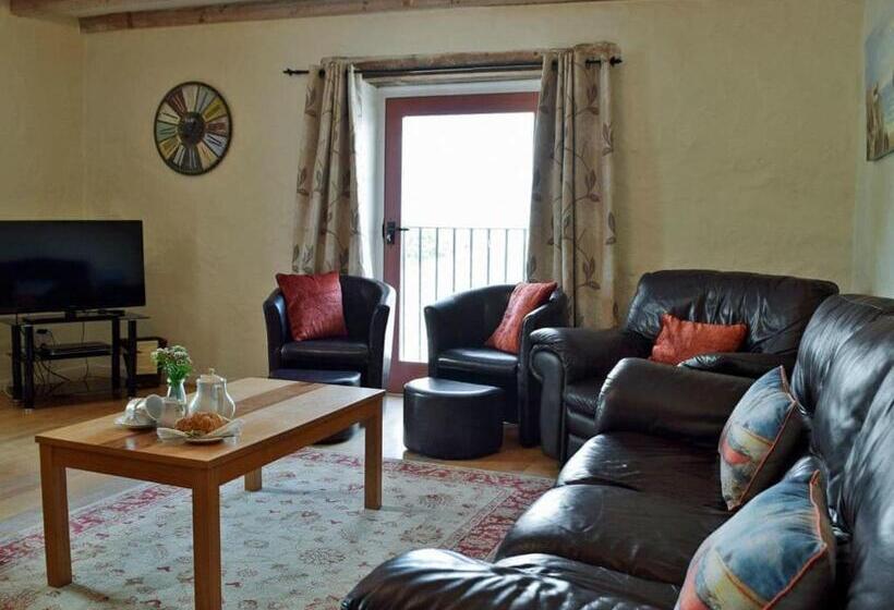 침실 4개 주택, Celtic Haven