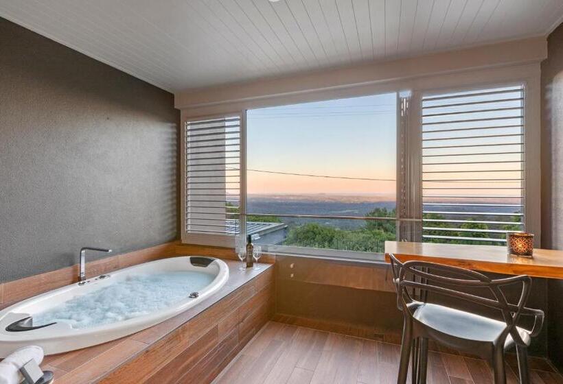 Студия Superior, Altitude On Montville