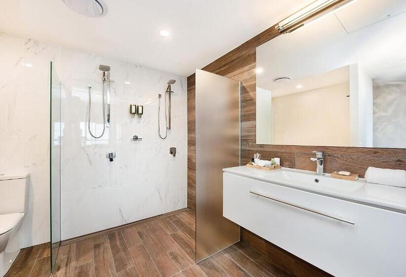 Студия Superior, Altitude On Montville