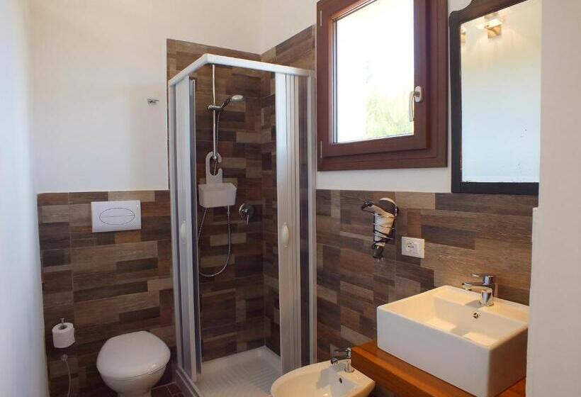 اتاق استاندارد چهارنفره با بالکن, B&b Siciliantica