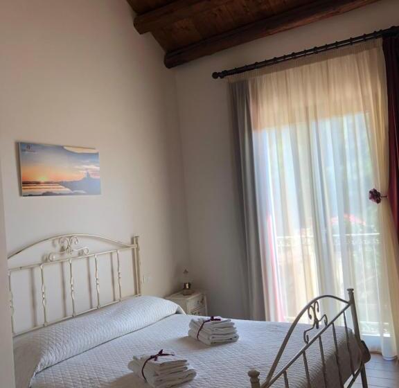 带阳台的三人标准间, B&b Siciliantica