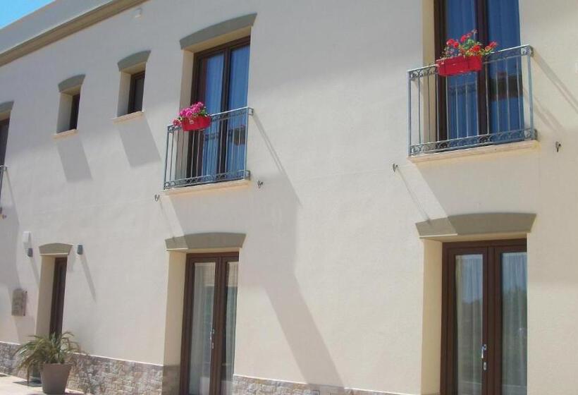 اتاق استاندارد سه تخته با بالکن, B&b Siciliantica