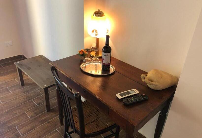 اتاق استاندارد سه تخته با بالکن, B&b Siciliantica