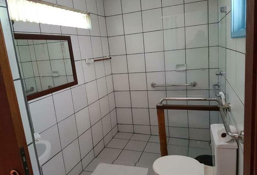 חדר אקונומי לארבעה, Pousada Barracuda Pipa