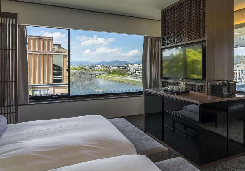Люкс Вид на Реку, Solaria Nishitetsu Hotel Kyoto Premier