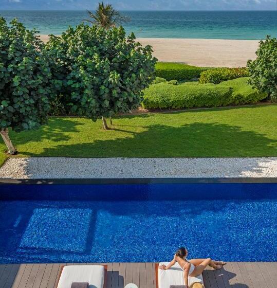 2 베드룸 프리미엄 빌라, The Oberoi Beach Resort, Al Zorah