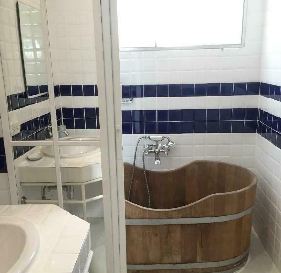 デラックスバンガロー, Zeaza Bungalow