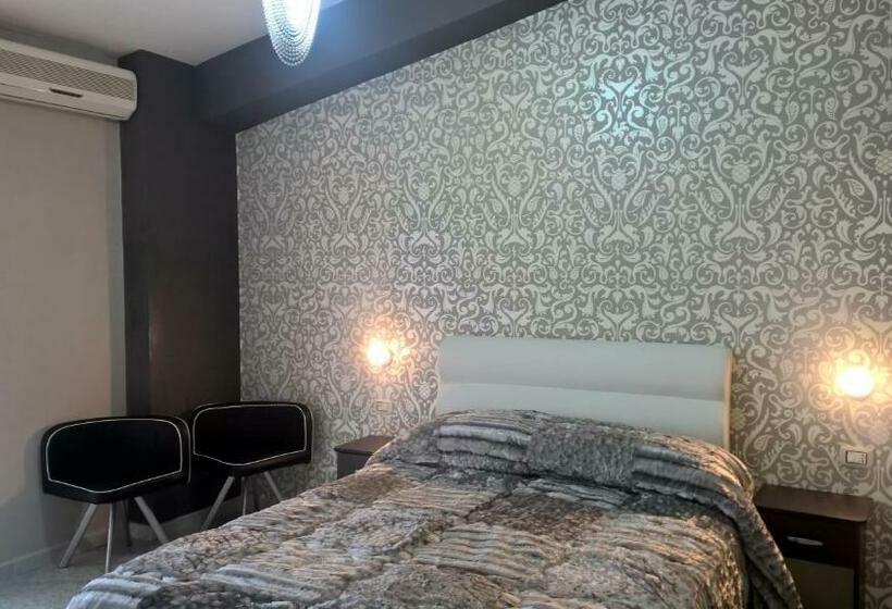 חדר דלוקס עם מרפסת, Pompei Boutique Inn