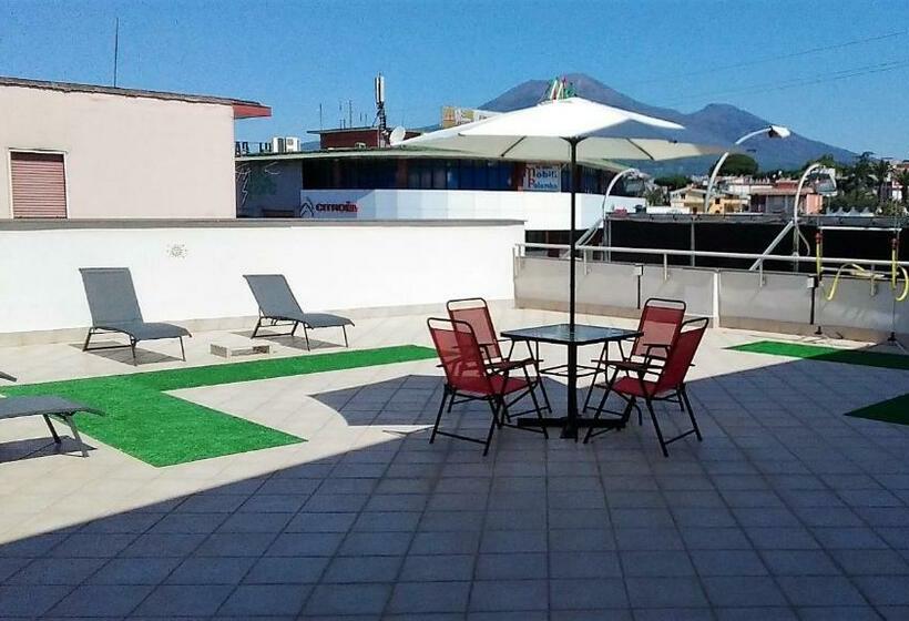 חדר דלוקס עם מרפסת, Pompei Boutique Inn