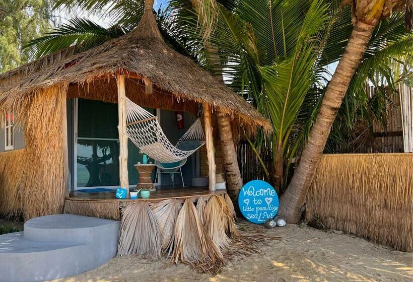 スタンダードバンガロー, Sea Love Beach Bar & Bungalows