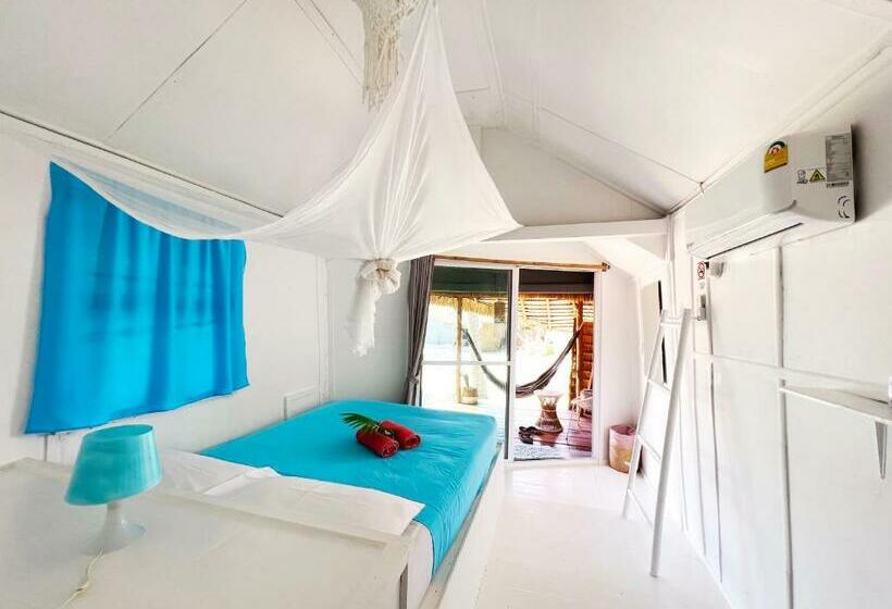 بانگلوی استاندارد با چشم‌انداز دریا, Sea Love Beach Bar & Bungalows