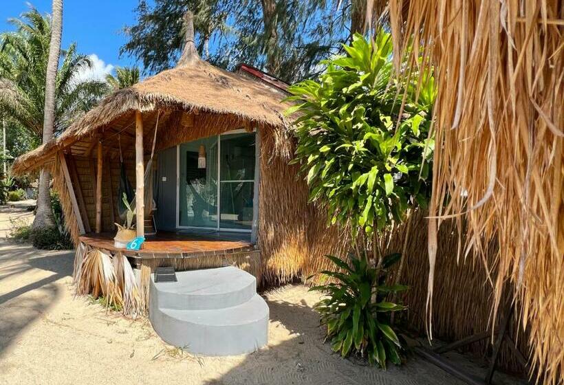 بانگلوی استاندارد با چشم‌انداز دریا, Sea Love Beach Bar & Bungalows