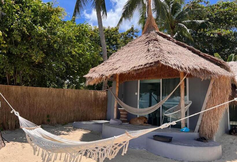 スタンダードバンガロー, Sea Love Beach Bar & Bungalows