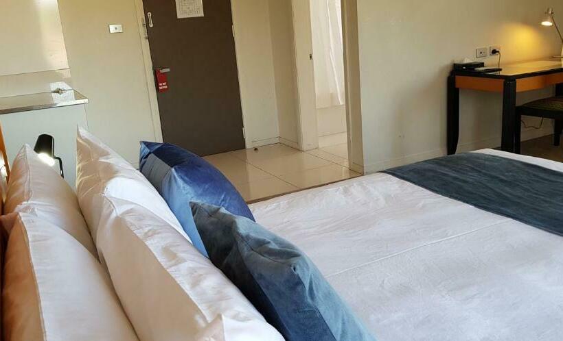 חדר סטנדרט עם מיטת קווין, The Grand Motel