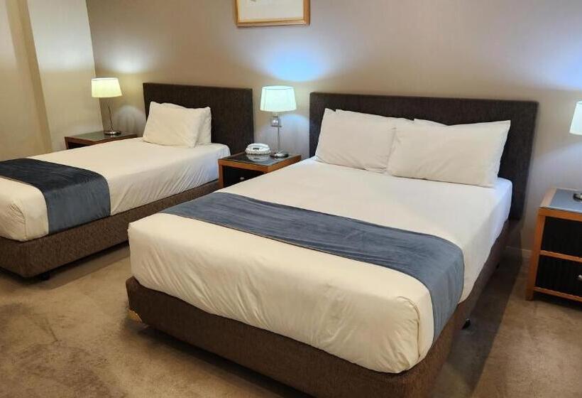 스탠다드 룸, The Grand Motel