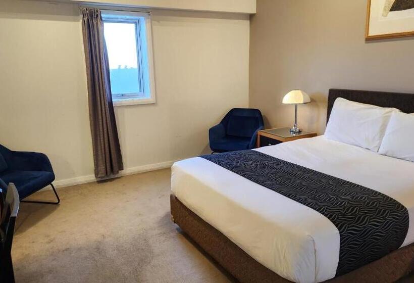 חדר סטנדרט מותאם לאדם עם מוגבלויות, The Grand Motel